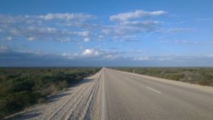 Road through Nullarbor NP